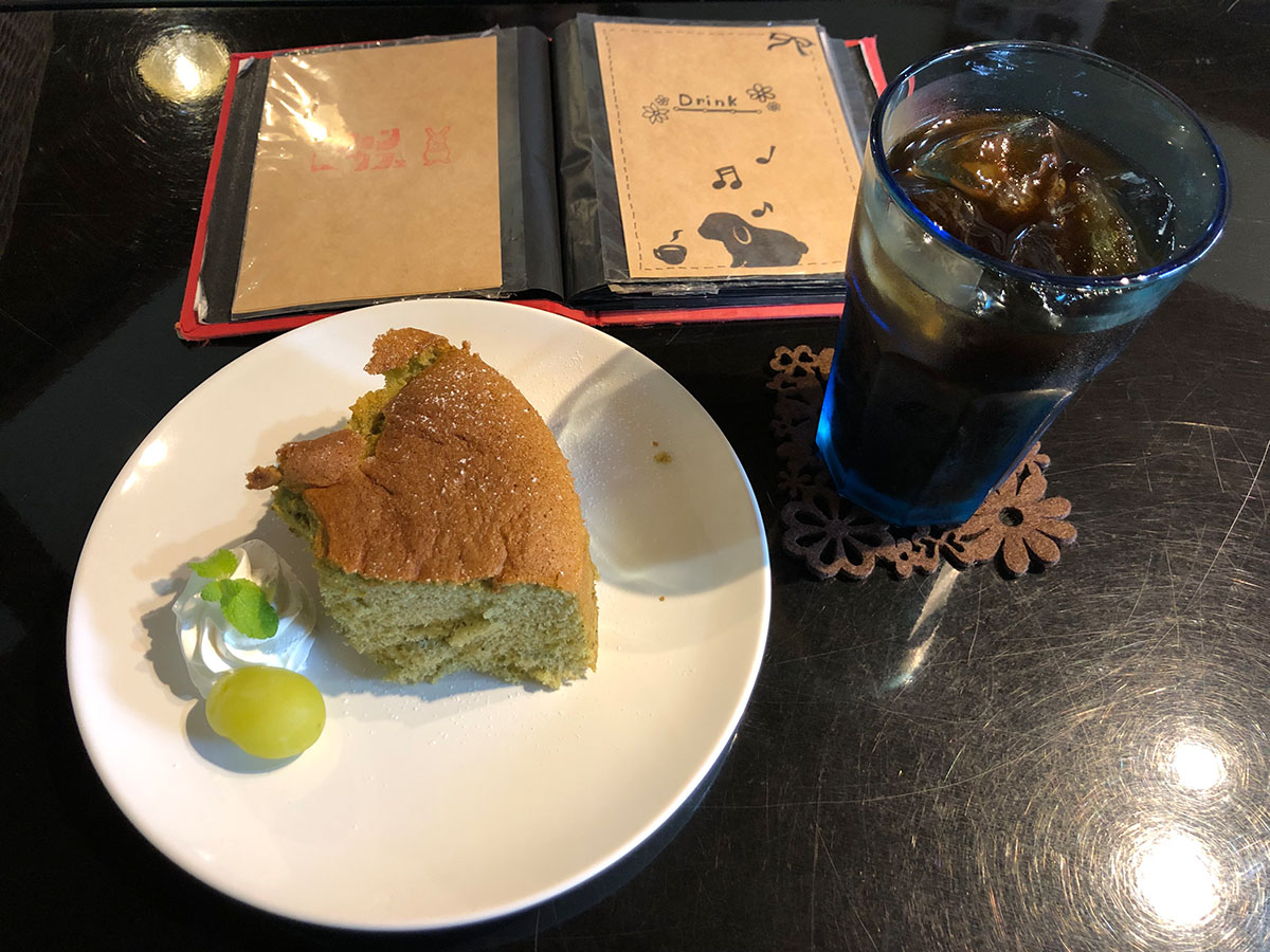 カフェにて